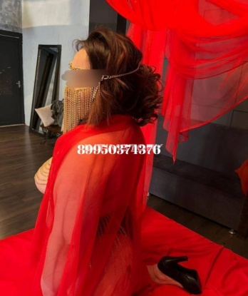 У меня есть все, чтобы сделать твои самые сокровенные фантазии реальностью. Могу быть нежной и ласковой, а может, стать страстной и развратной. Разнообразие моих услуг впечатлит тебя: классический секс, оральные ласки, глубокий минет и многое другое. Я опытная профессионалка и знаю, как доставить тебе настоящее наслаждение. Прочитай отзывы о моей работе и убедись в этом сам! Живу я в Москве, городе страсти и возможностей. Позволь мне стать твоим сокровенным секретом и подарить тебе незабываемые моменты удовольствия. Фото в моей анкете подтверждают мою реальность. Жду тебя, чтобы сделать каждую встречу запоминающейся! 😘 4411, 18 лет